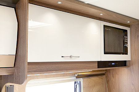 Coachman Laser Interior Features - Image 1